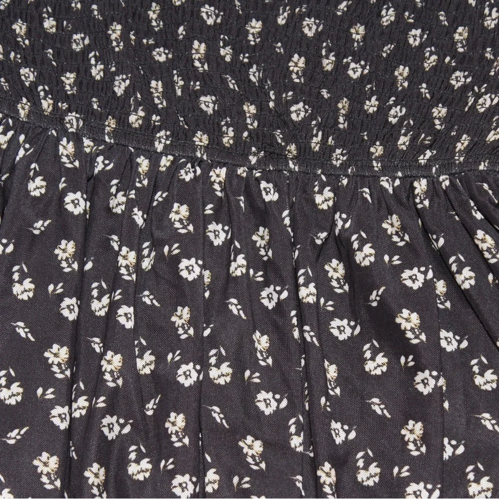 12 Thompson Floral Women’s Medium Blouse Spring Shirt - Picture 2 of 4